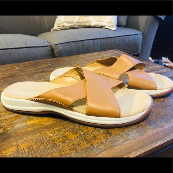 rockport flip flops
